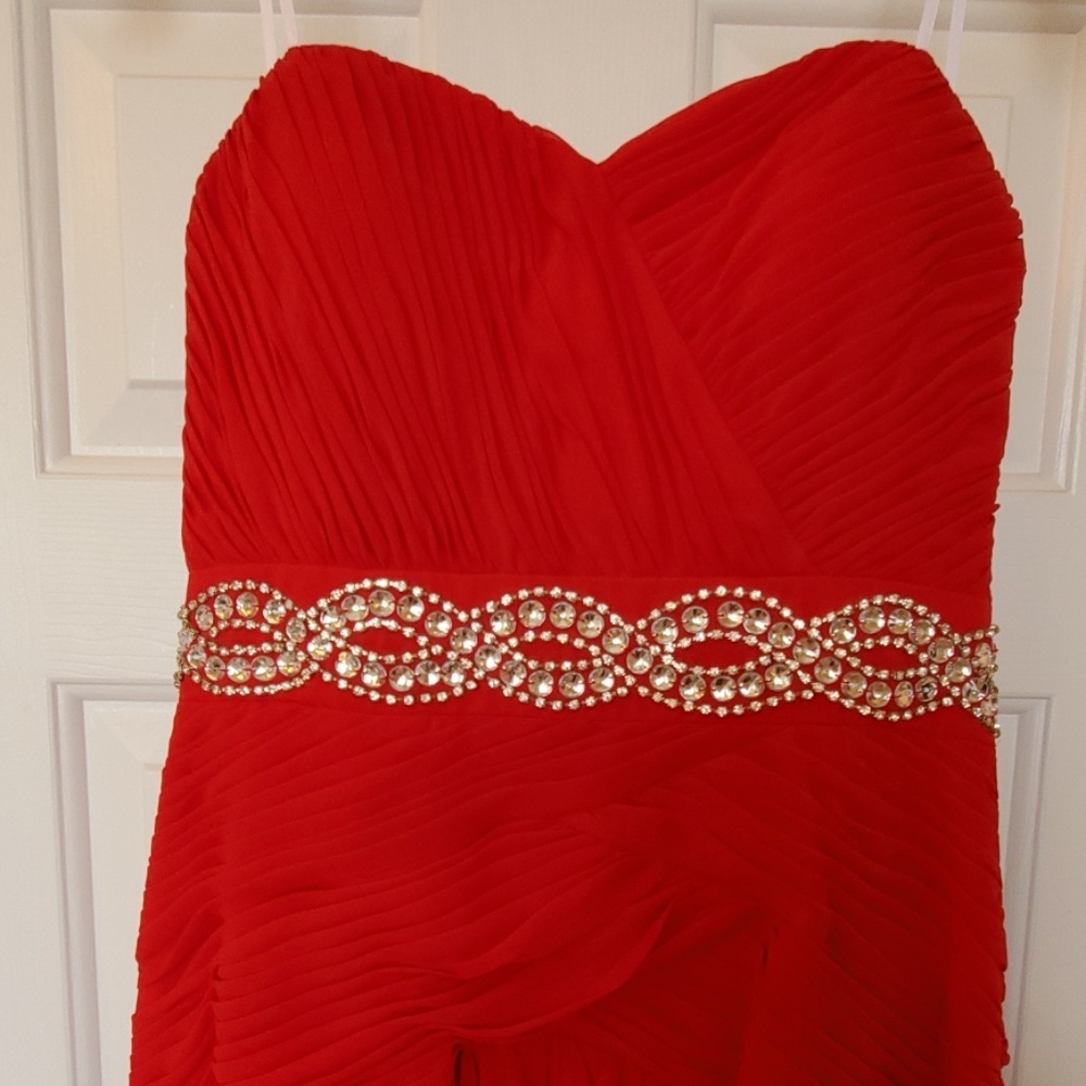 NWT High-low Red Gown by Decode 1.8 - Picture 3 of 8